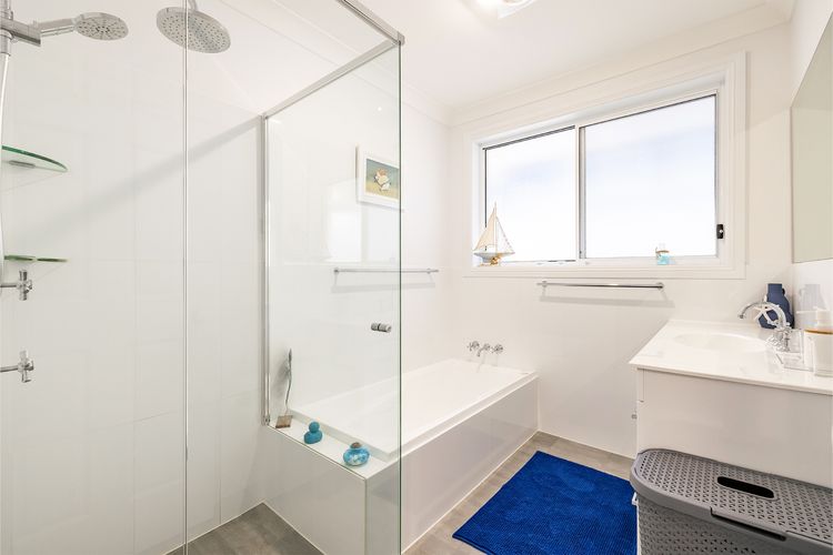 Sapphire Sands, 1/52 Boulder Bay Rd – air con, Wi-Fi, Cot & Highchair