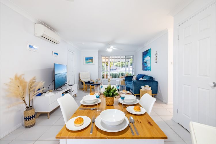 Sapphire Sands, 1/52 Boulder Bay Rd – air con, Wi-Fi, Cot & Highchair