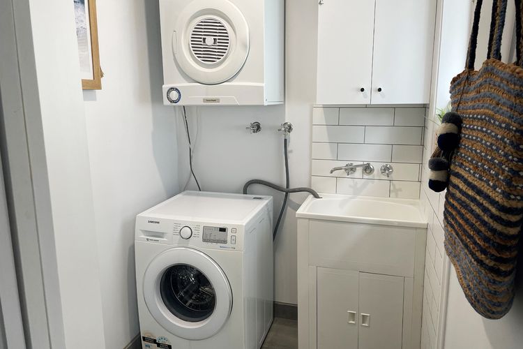 Sapphire Sands, 1/52 Boulder Bay Rd – air con, Wi-Fi, Cot & Highchair