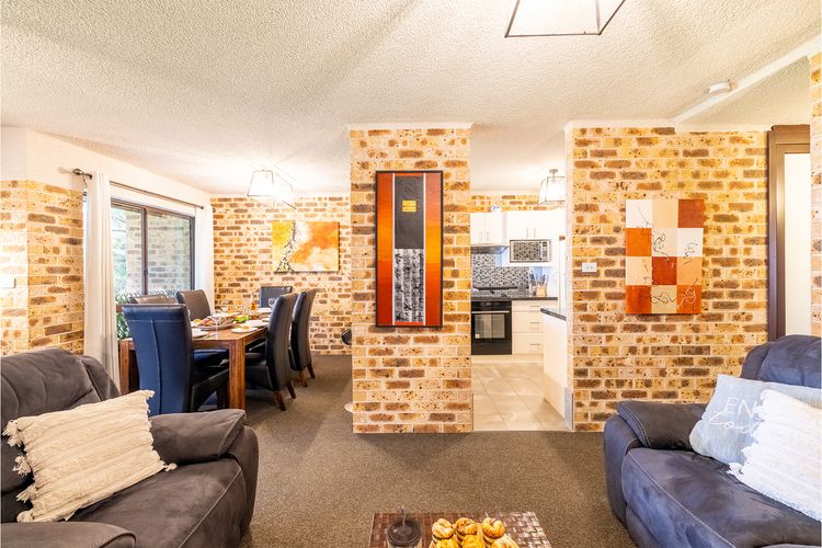 Bay Parklands, 27/2 Gowrie Ave pool tennis court spa and views