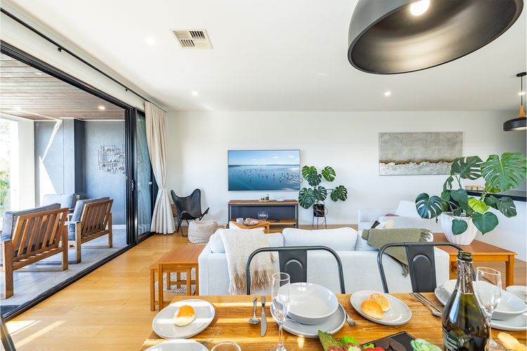 Escape on Wanda, 188 Soldiers Point Rd – Spectacular views, Ducted Air Con, WiFi