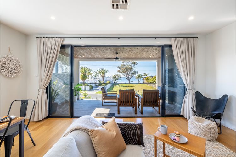 Escape on Wanda, 188 Soldiers Point Rd – Spectacular views, Ducted Air Con, WiFi
