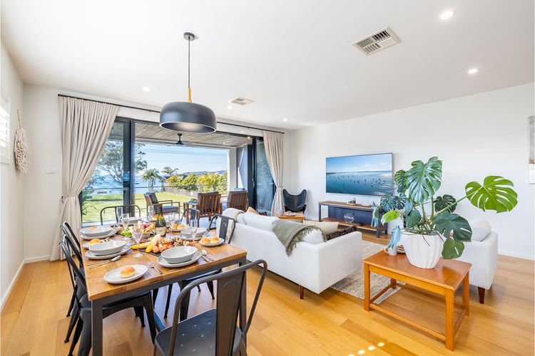 Escape on Wanda, 188 Soldiers Point Rd – Spectacular views, Ducted Air Con, WiFi