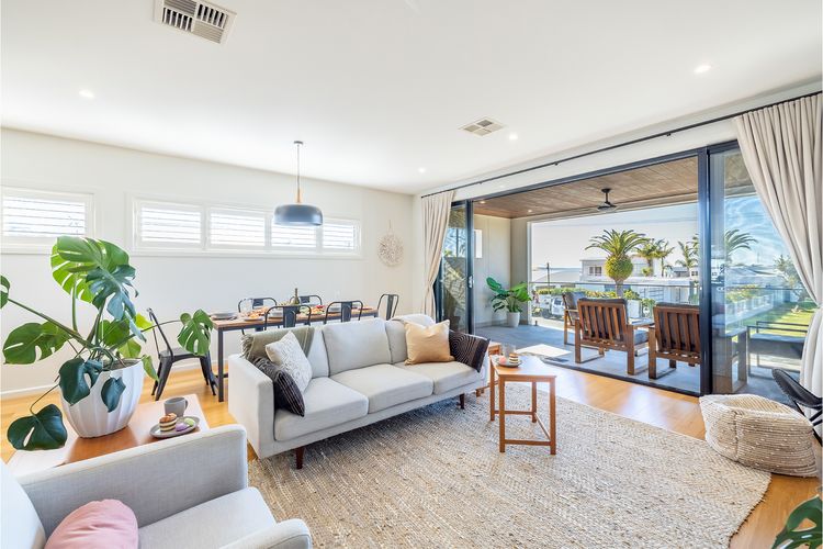 Escape on Wanda, 188 Soldiers Point Rd – Spectacular views, Ducted Air Con, WiFi