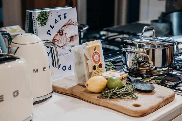 Gypsea at the Bay, 26b Achilles St – Wi-Fi , air con, luxury and linen