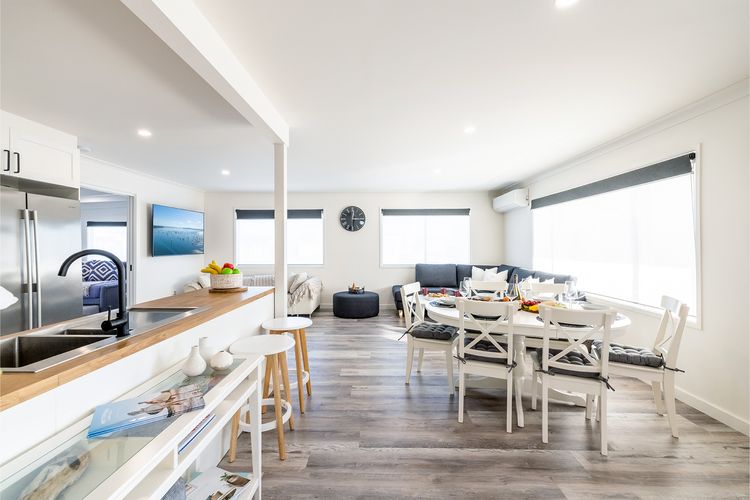 The Pacific Pearl,16 Pacific Avenue, Anna Bay – pet friendly, air con