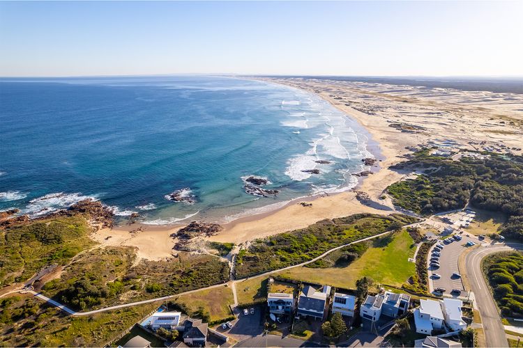 The Pacific Pearl,16 Pacific Avenue, Anna Bay – pet friendly, air con