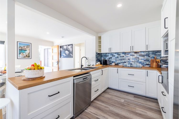 The Pacific Pearl,16 Pacific Avenue, Anna Bay – pet friendly, air con