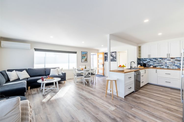 The Pacific Pearl,16 Pacific Avenue, Anna Bay – pet friendly, air con