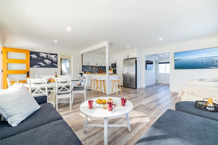 The Pacific Pearl,16 Pacific Avenue, Anna Bay – pet friendly, air con