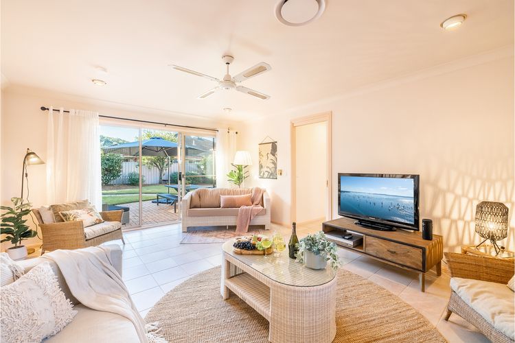 Pet friendly White Sands, 14 Whitesands Road – Linen & Air Con