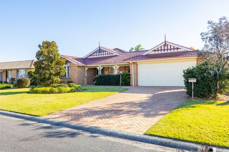 Pet friendly White Sands, 14 Whitesands Road – Linen & Air Con