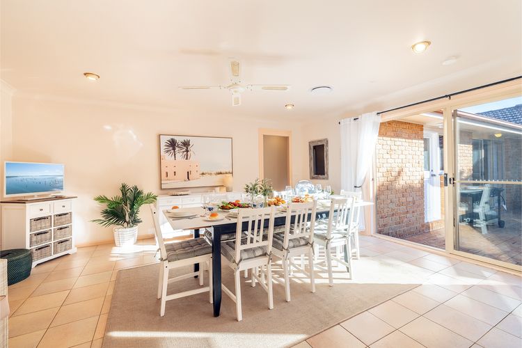 Pet friendly White Sands, 14 Whitesands Road – Linen & Air Con