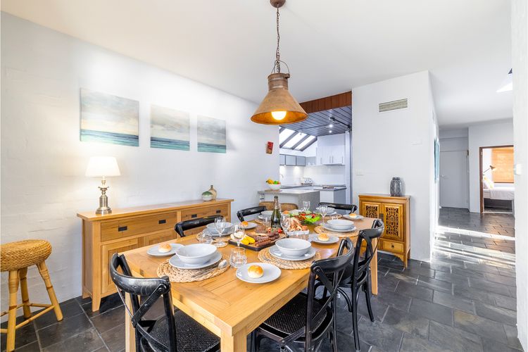 Wanda Waterview, 1/344 Wanda Ave – Water Views, Linen + Bed Making, Wi-Fi & aircon