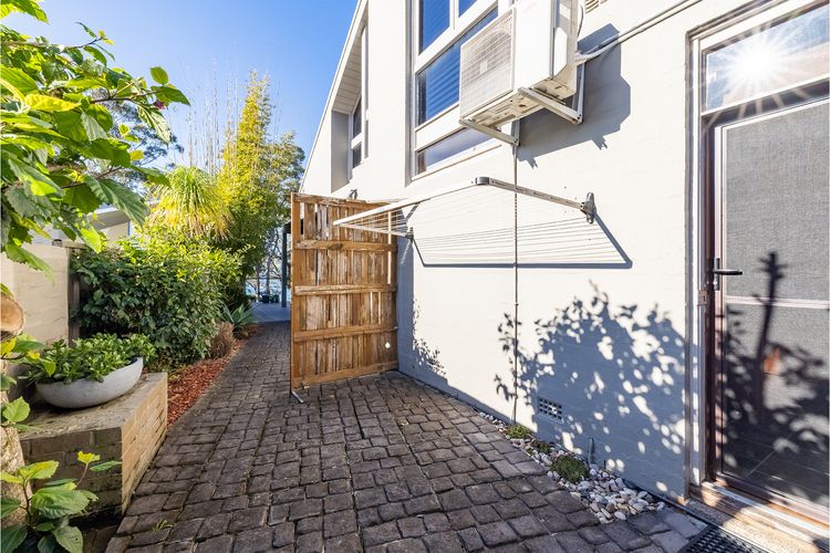 Wanda Waterview, 1/344 Wanda Ave – Water Views, Linen + Bed Making, Wi-Fi & aircon