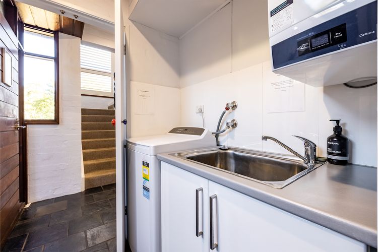 Wanda Waterview, 1/344 Wanda Ave – Water Views, Linen + Bed Making, Wi-Fi & aircon