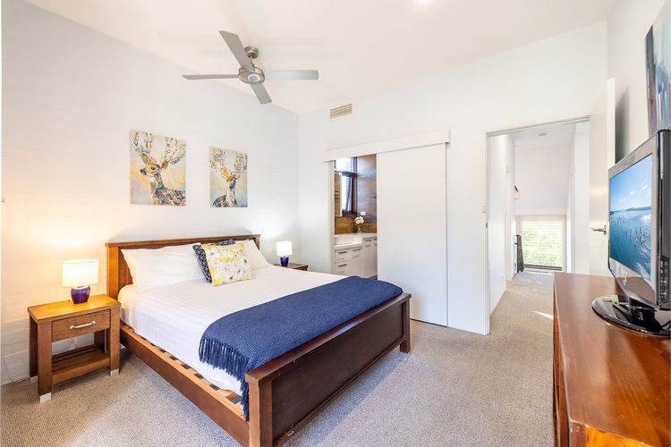 Wanda Waterview, 1/344 Wanda Ave – Water Views, Linen + Bed Making, Wi-Fi & aircon