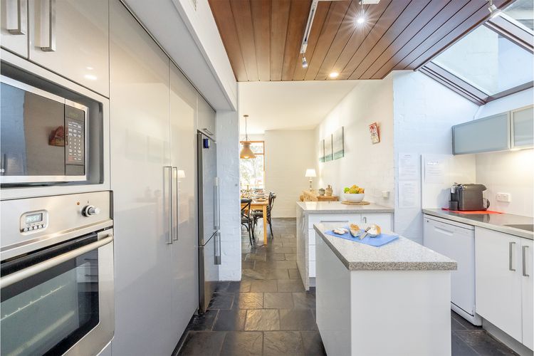 Wanda Waterview, 1/344 Wanda Ave – Water Views, Linen + Bed Making, Wi-Fi & aircon