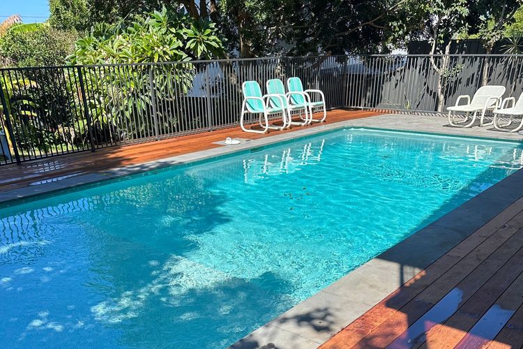 The Sundowner, 25 Lentara St – luxury pet friendly retreat with pool
