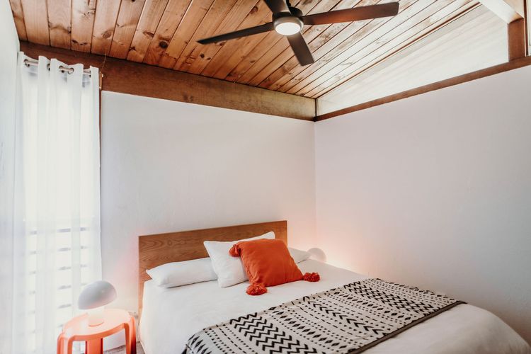 The Sundowner, 25 Lentara St – luxury pet friendly retreat with pool