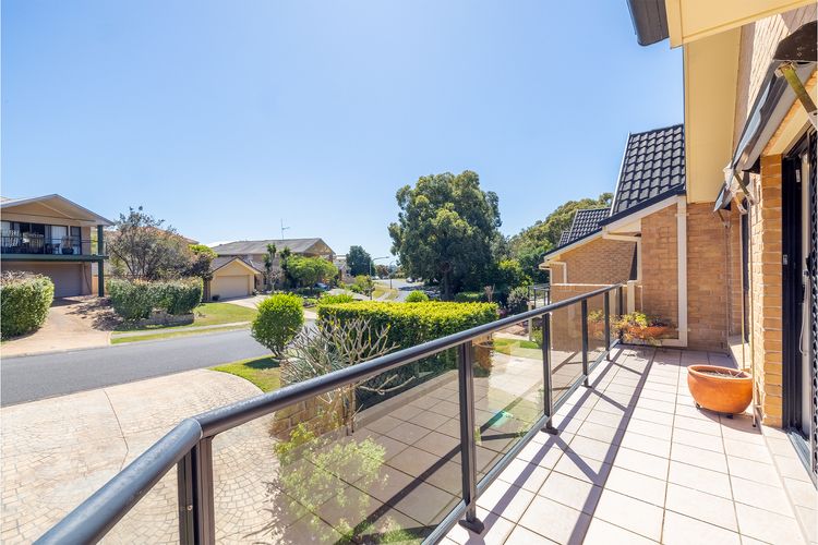 Small dog friendly 4/49 Bonito St – air con & Wi-Fi