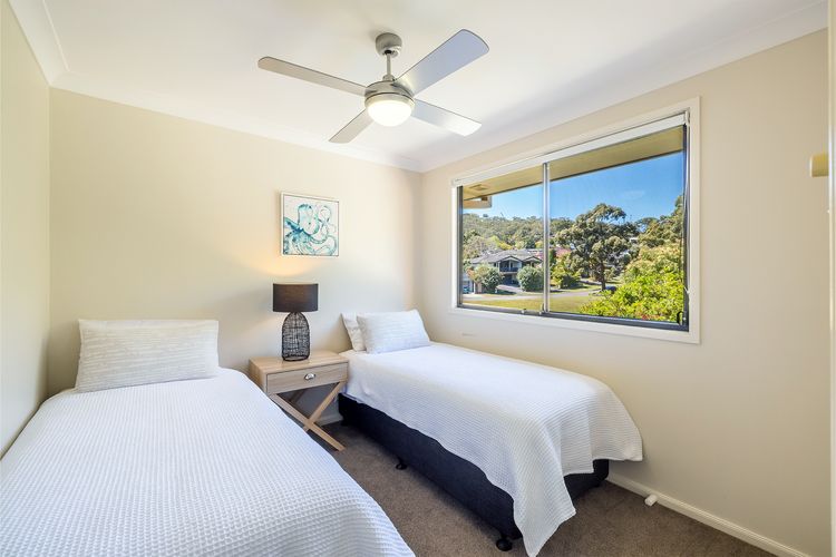 Small dog friendly 4/49 Bonito St – air con & Wi-Fi