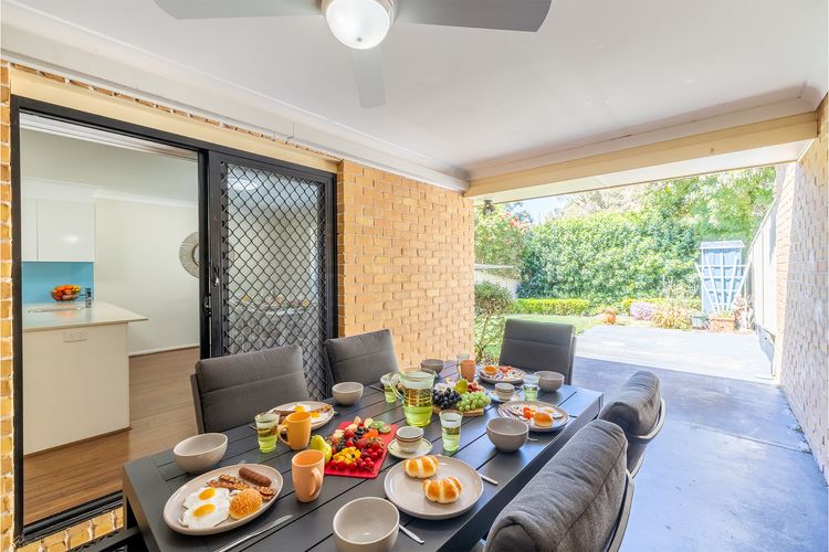 Small dog friendly 4/49 Bonito St – air con & Wi-Fi