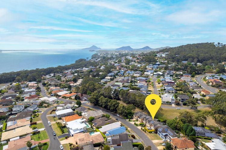 Small dog friendly 4/49 Bonito St – air con & Wi-Fi