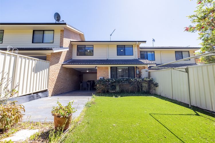 Small dog friendly 4/49 Bonito St – air con & Wi-Fi