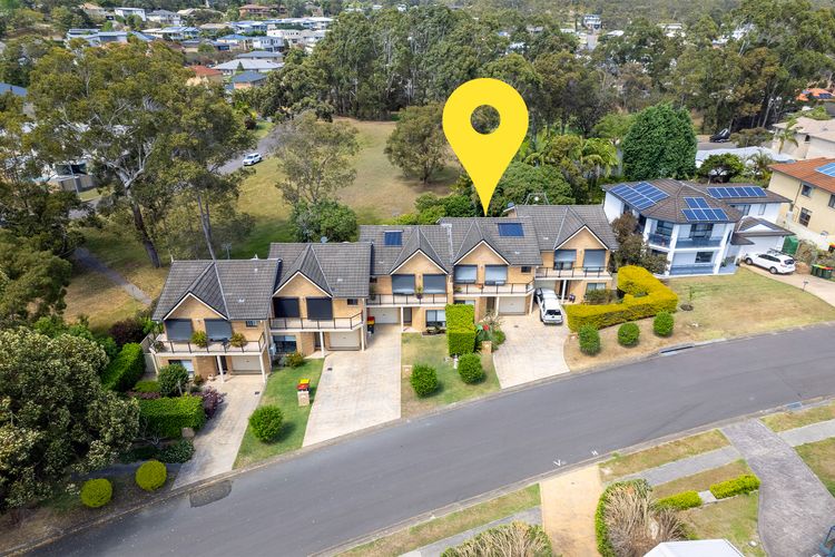 Small dog friendly 4/49 Bonito St – air con & Wi-Fi