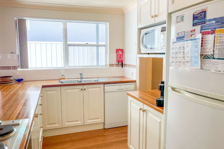 Stone’s Throw To The Beach, 2/92 Rocky Point Road