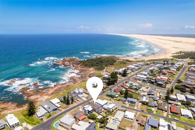 Bel Air, 8A Ocean Ave – pet friendly, water views and air con