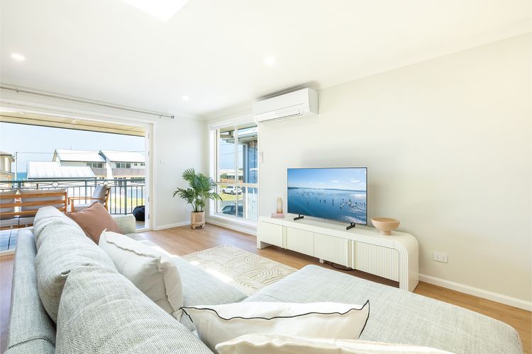 Bel Air, 8A Ocean Ave – pet friendly, water views and air con