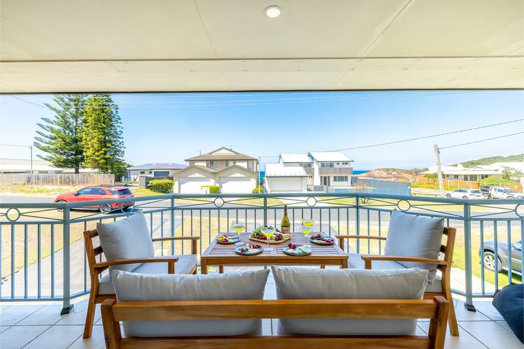 Bel Air, 8A Ocean Ave – pet friendly, water views and air con