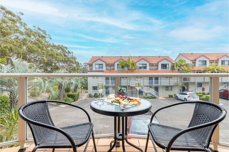 Nelson Bay Breeze Apartment, 29/1 Trafalgar Street – Air conditioned unit with Linen supplied, complex pool and spa