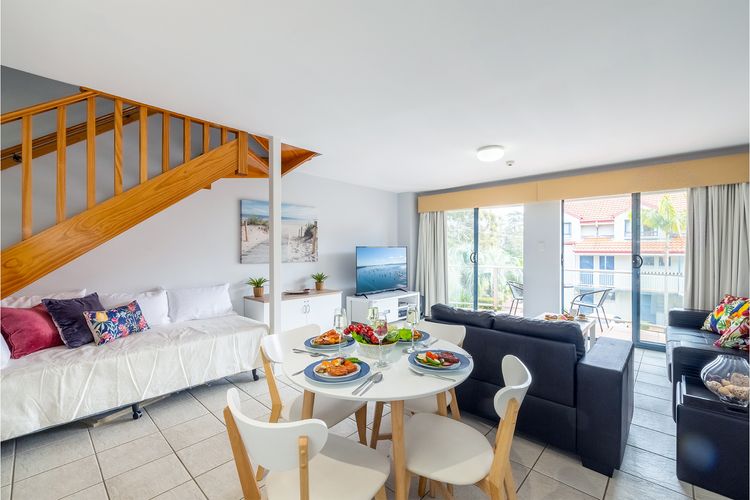 Nelson Bay Breeze Apartment, 29/1 Trafalgar Street – Air conditioned unit with Linen supplied, complex pool and spa