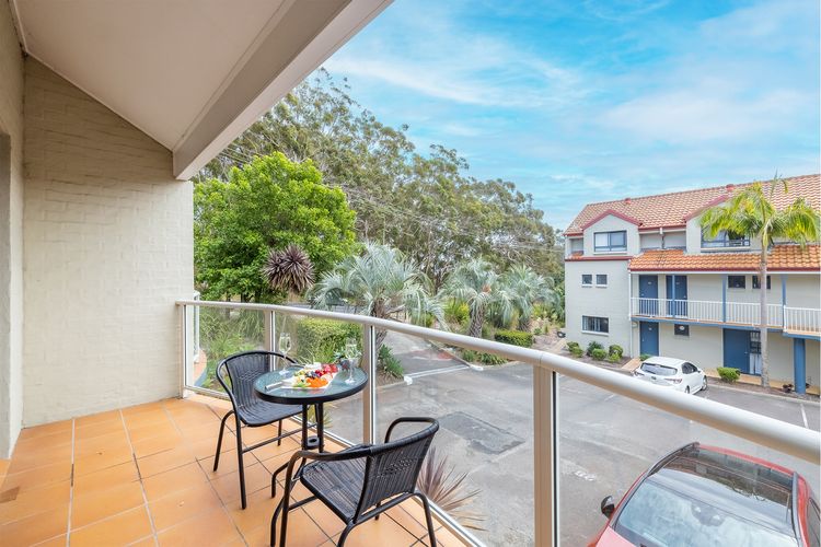 Nelson Bay Breeze Apartment, 29/1 Trafalgar Street – Air conditioned unit with Linen supplied, complex pool and spa