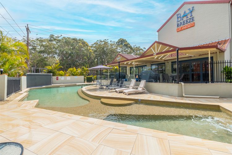 Nelson Bay Breeze Apartment, 29/1 Trafalgar Street – Air conditioned unit with Linen supplied, complex pool and spa