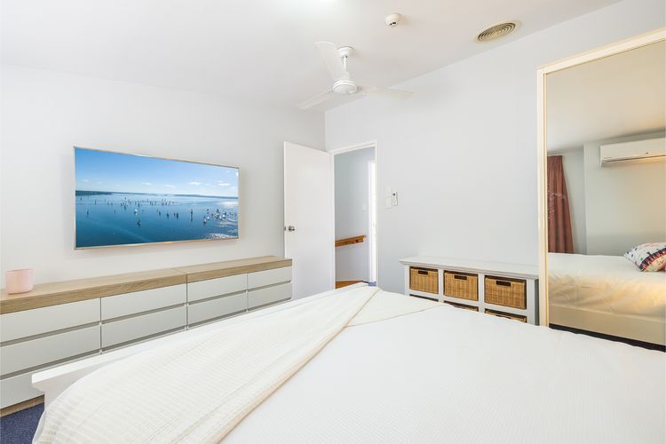 Nelson Bay Breeze Apartment, 29/1 Trafalgar Street – Air conditioned unit with Linen supplied, complex pool and spa