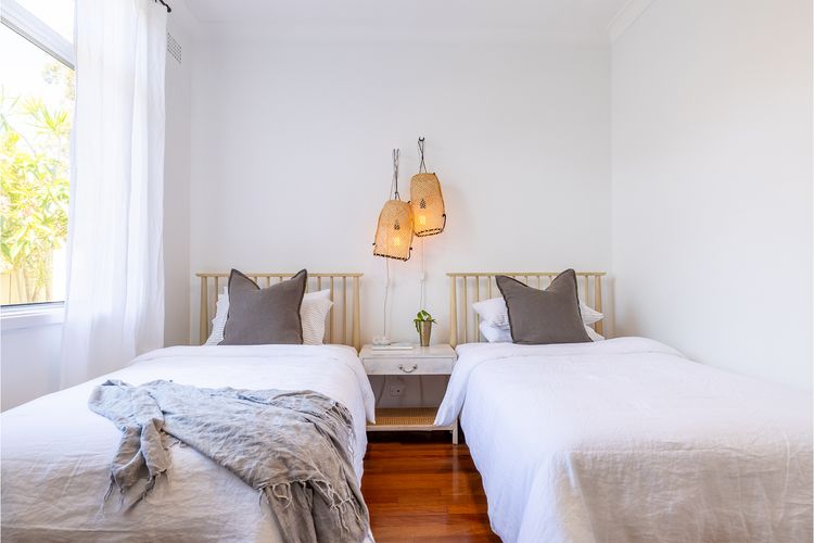 Evoke – Shoal Bay, 2 Leonard Ave , Stylish holiday house with air con, Wi-Fi & boat parking