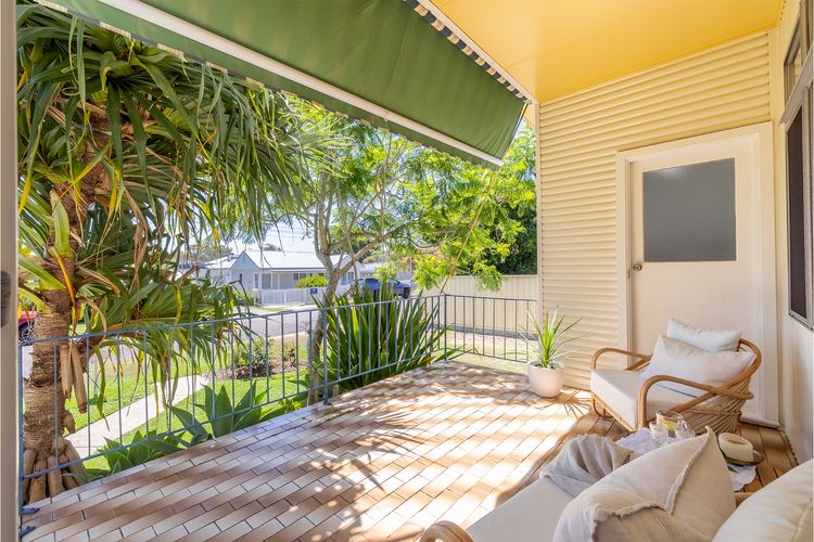Evoke – Shoal Bay, 2 Leonard Ave , Stylish holiday house with air con, Wi-Fi & boat parking