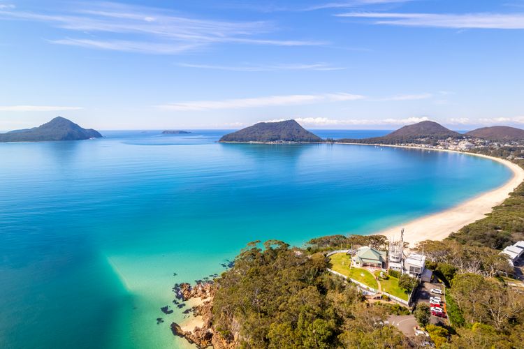 Evoke – Shoal Bay, 2 Leonard Ave , Stylish holiday house with air con, Wi-Fi & boat parking