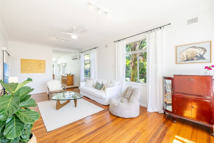 Evoke – Shoal Bay, 2 Leonard Ave , Stylish holiday house with air con, Wi-Fi & boat parking