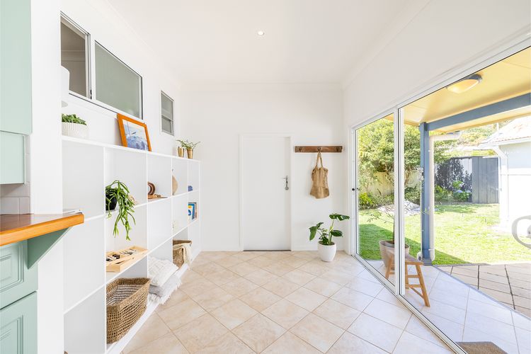 Evoke – Shoal Bay, 2 Leonard Ave , Stylish holiday house with air con, Wi-Fi & boat parking