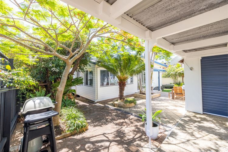 Evoke – Shoal Bay, 2 Leonard Ave , Stylish holiday house with air con, Wi-Fi & boat parking