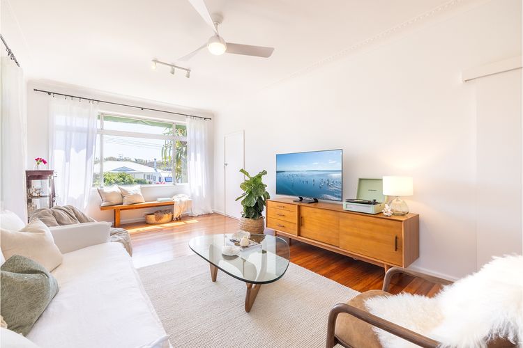Evoke – Shoal Bay, 2 Leonard Ave , Stylish holiday house with air con, Wi-Fi & boat parking
