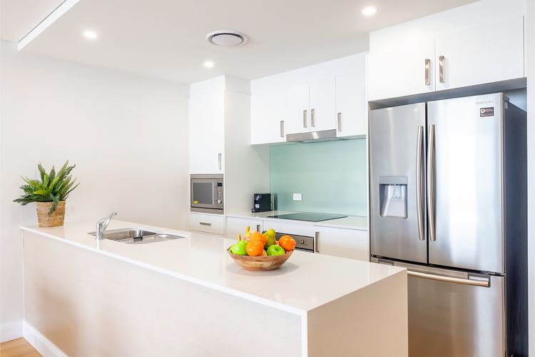 The Shoal, 508/6-8 Bullecourt St – stunning views, air con, lift and Wi-Fi