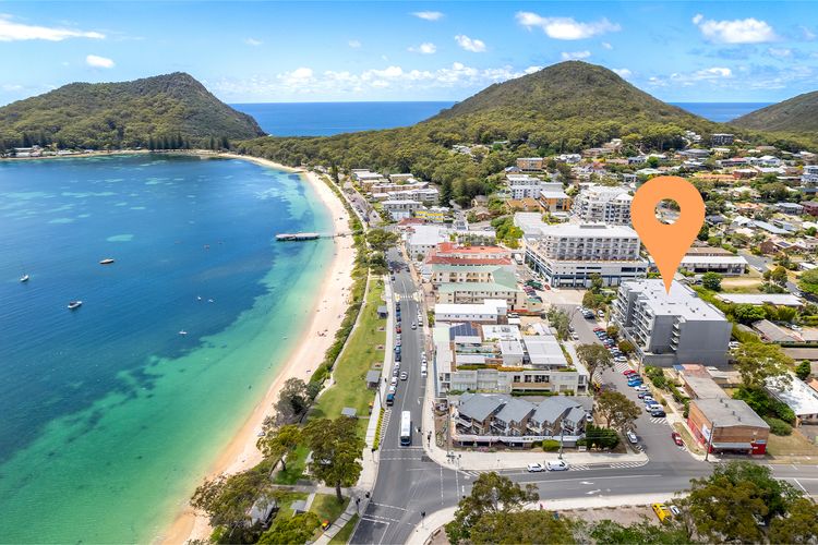 The Shoal, 508/6-8 Bullecourt St – stunning views, air con, lift and Wi-Fi