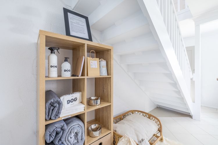 Hanks Corlette House, 49 Pantowora St – pet friendly, air con, boat parking, Wi-Fi