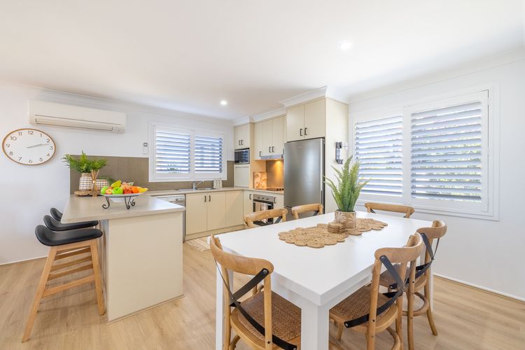 Hanks Corlette House, 49 Pantowora St – pet friendly, air con, boat parking, Wi-Fi